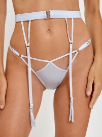 Трусы стринги-бразилиано в наборе с поясом для чулок Kilian светло-серый