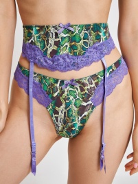 Трусы в наборе с поясом для чулок Harries черный принт