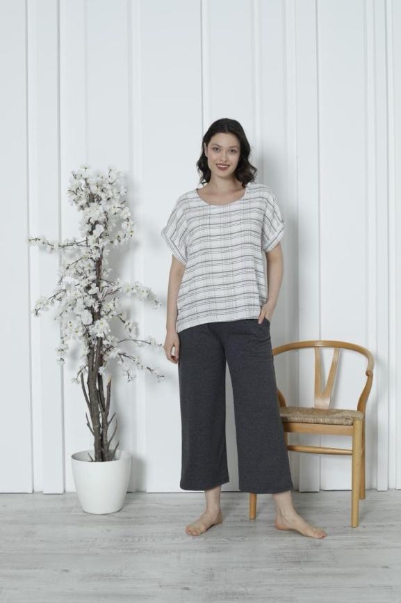 Пижама для женщин молодежная (футболка с брюками кюлоты) 92272 фото 1